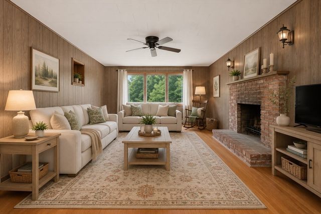 554 Hildreth St, Dracut, MA 01826