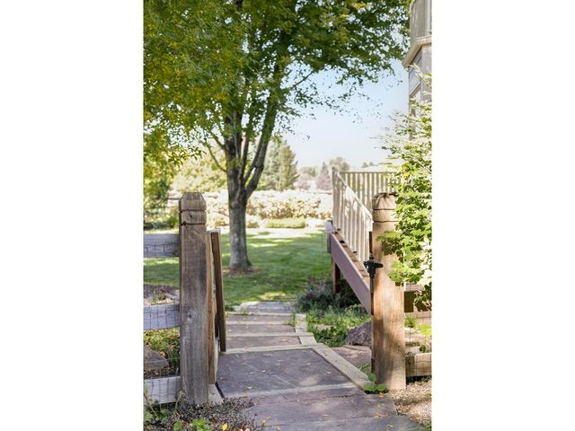 7247 Longview Dr, Niwot, CO 80503