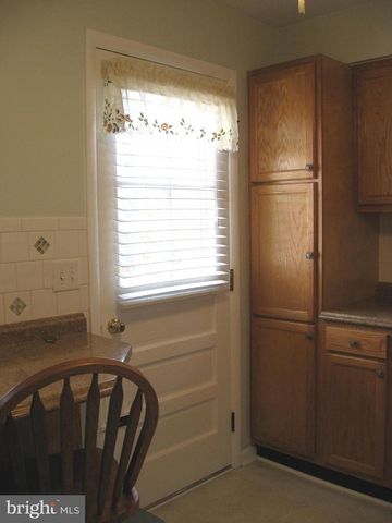 16 PARKWIND CT, Baltimore, MD 21234