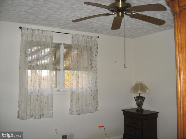 16 PARKWIND CT, Baltimore, MD 21234