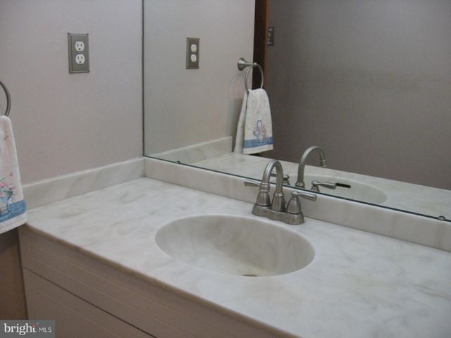 16 PARKWIND CT, Baltimore, MD 21234