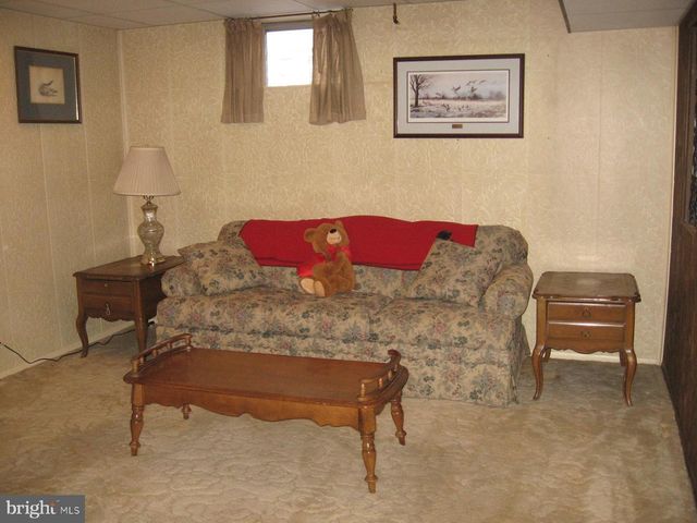 16 PARKWIND CT, Baltimore, MD 21234