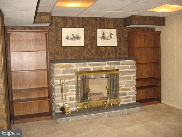 16 PARKWIND CT, Baltimore, MD 21234