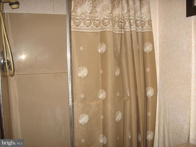 16 PARKWIND CT, Baltimore, MD 21234