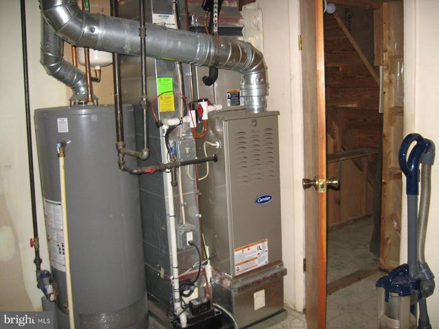 16 PARKWIND CT, Baltimore, MD 21234