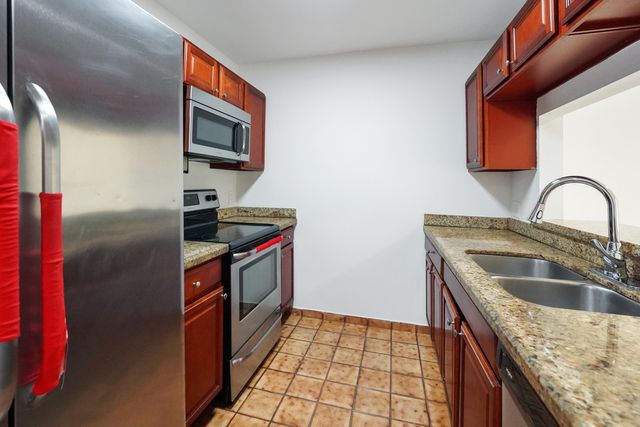 5070 Elmhurst Road F, West Palm Beach, FL 33417