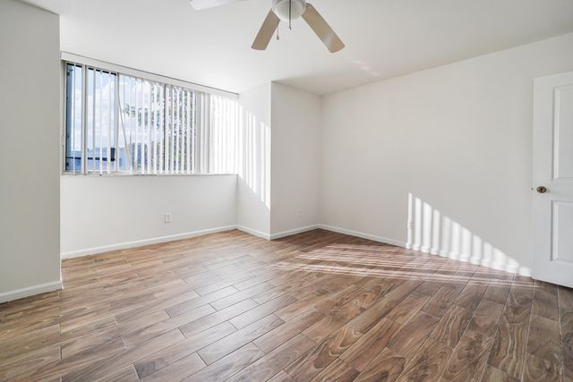 5070 Elmhurst Road F, West Palm Beach, FL 33417