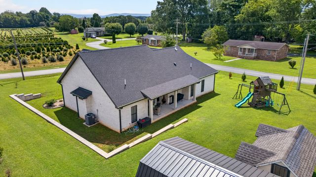 206 Country Club Rd, Winchester, TN 37398