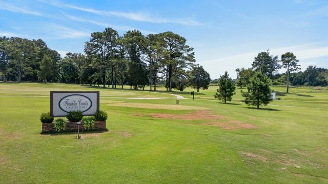 206 Country Club Rd, Winchester, TN 37398