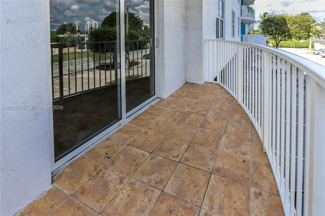 1555 N Treasure Dr 206, North Bay Village, FL 33141