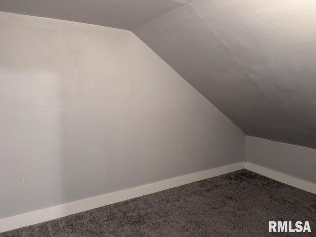 824 W 14TH Street, Davenport, IA 52804