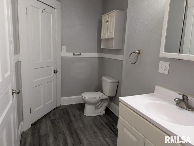 824 W 14TH Street, Davenport, IA 52804