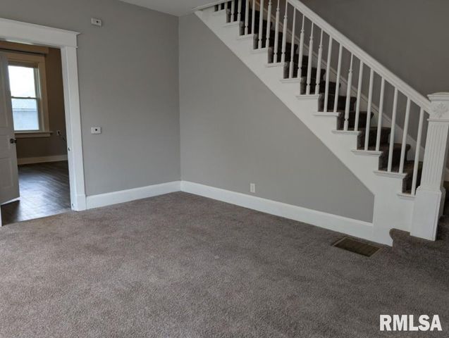 824 W 14TH Street, Davenport, IA 52804