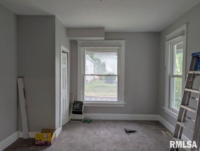 824 W 14TH Street, Davenport, IA 52804