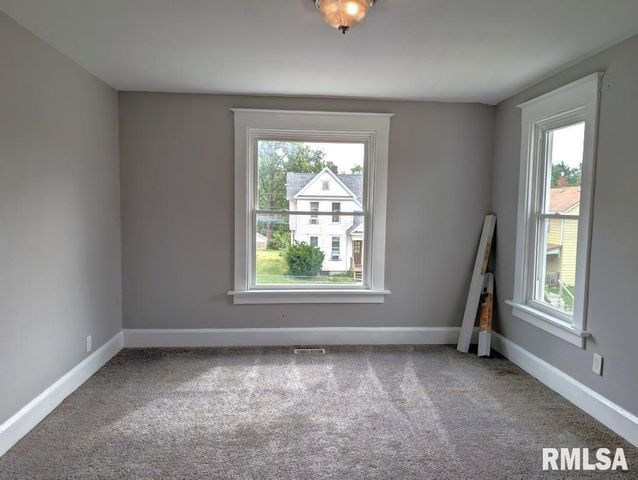 824 W 14TH Street, Davenport, IA 52804