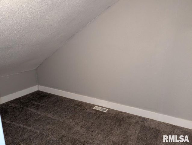 824 W 14TH Street, Davenport, IA 52804