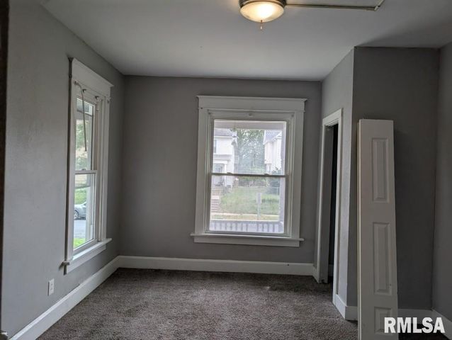 824 W 14TH Street, Davenport, IA 52804