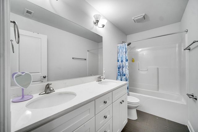 14 Laura Nell Lane, Valparaiso, IN 46383