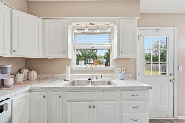 231 Michael Avenue, Mary Esther, FL 32569