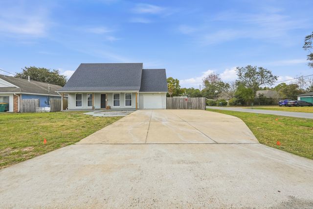 231 Michael Avenue, Mary Esther, FL 32569