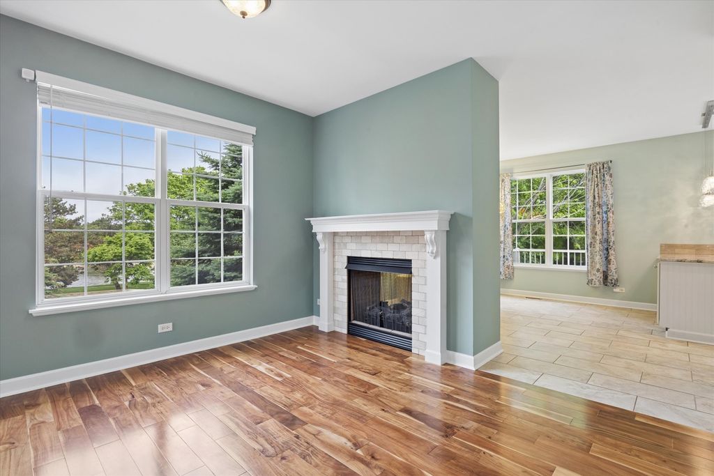 Image 11 of property listing at 4144 Milford Lane, Aurora, IL 60504