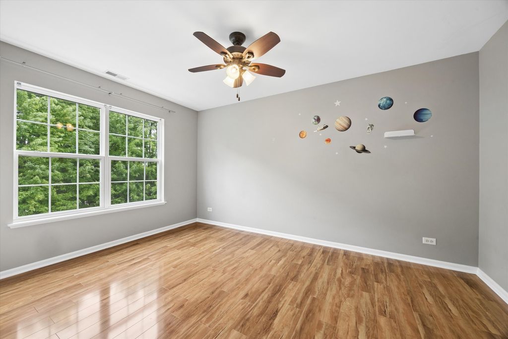 Image 19 of property listing at 4144 Milford Lane, Aurora, IL 60504