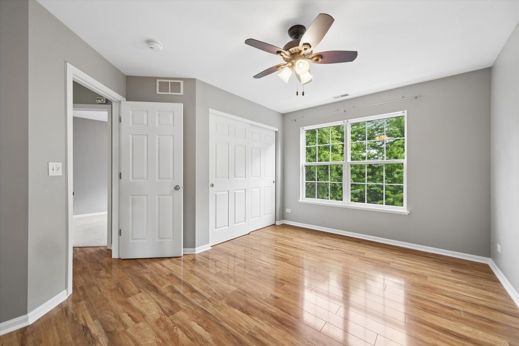 Image 20 of property listing at 4144 Milford Lane, Aurora, IL 60504