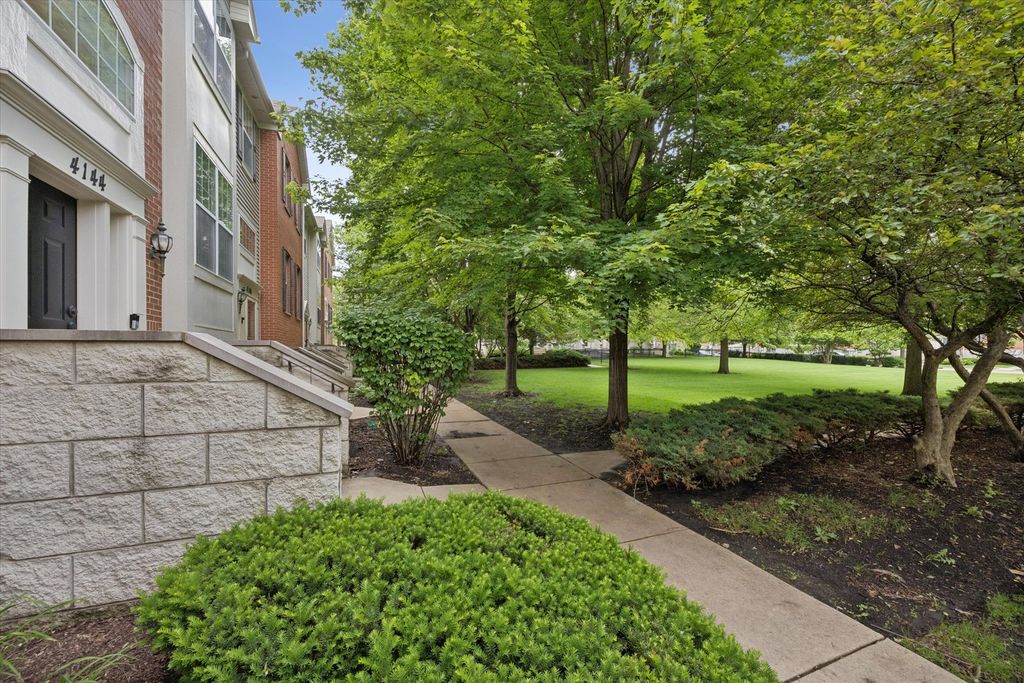 Image 30 of property listing at 4144 Milford Lane, Aurora, IL 60504
