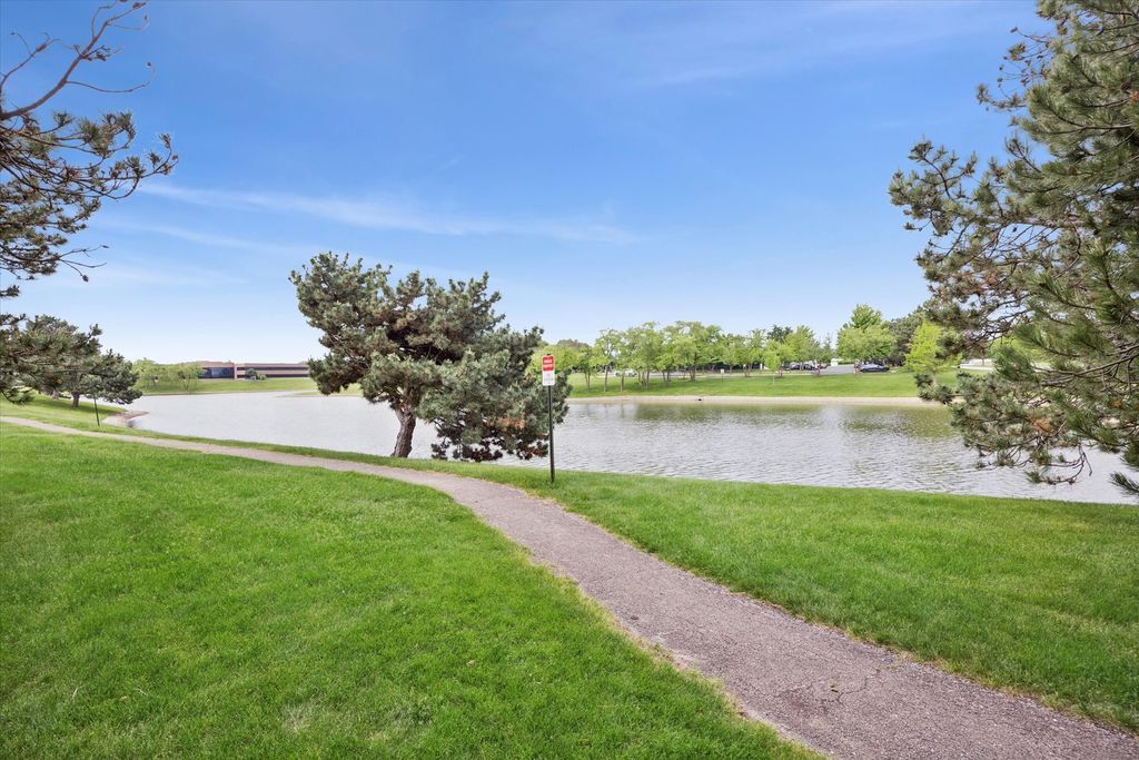 Image 31 of property listing at 4144 Milford Lane, Aurora, IL 60504