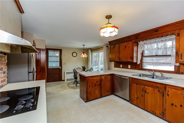 23 Roselawn Avenue, North Smithfield, RI 02824