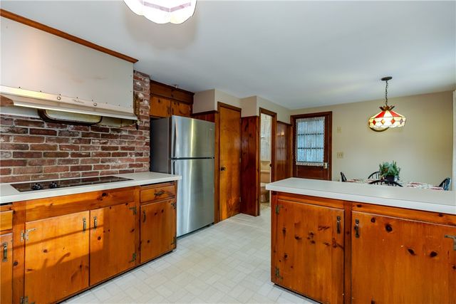 23 Roselawn Avenue, North Smithfield, RI 02824