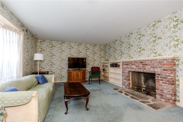 23 Roselawn Avenue, North Smithfield, RI 02824