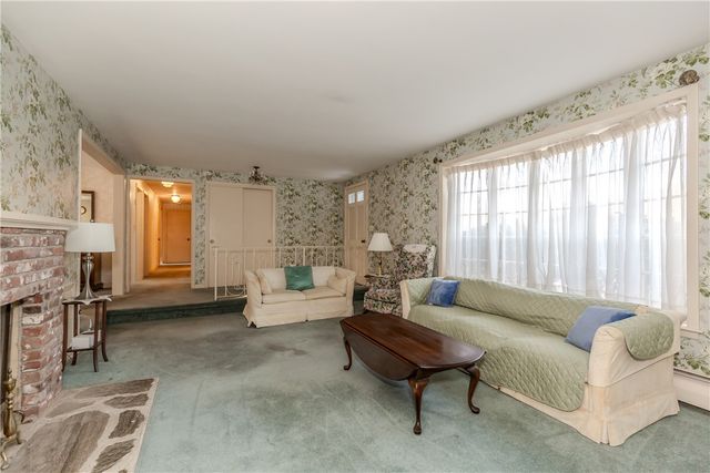 23 Roselawn Avenue, North Smithfield, RI 02824