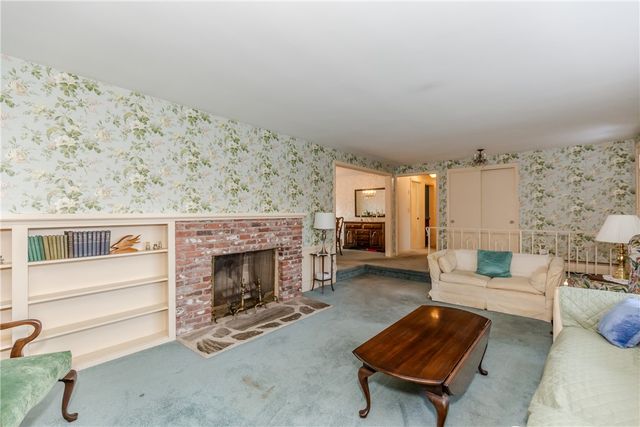 23 Roselawn Avenue, North Smithfield, RI 02824