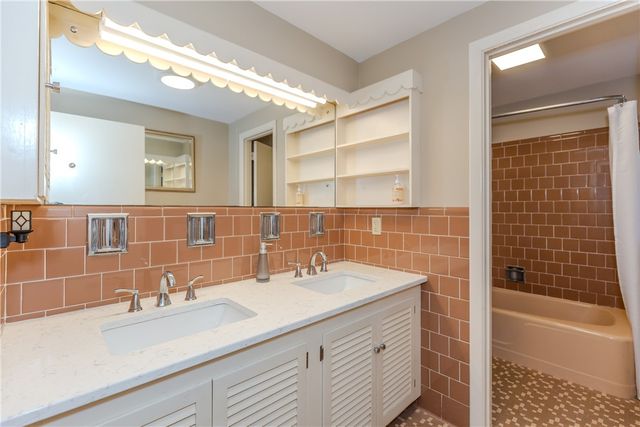 23 Roselawn Avenue, North Smithfield, RI 02824