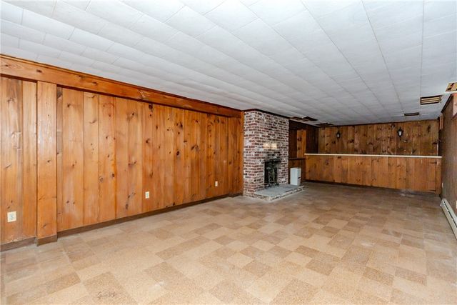 23 Roselawn Avenue, North Smithfield, RI 02824