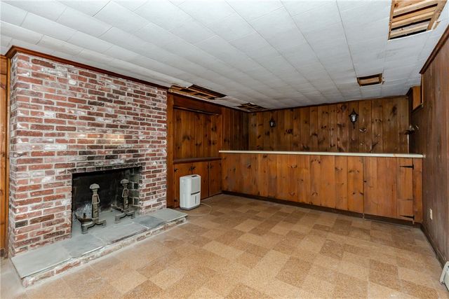 23 Roselawn Avenue, North Smithfield, RI 02824