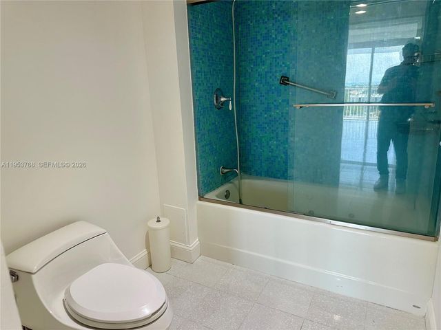881 Ocean Drive 10D, Key Biscayne, FL 33149