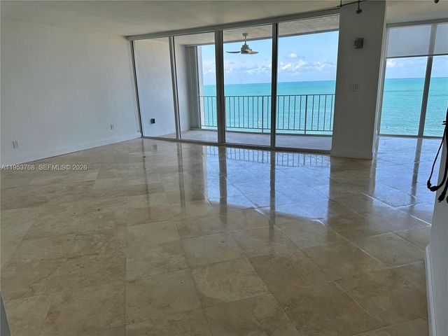 881 Ocean Drive 10D, Key Biscayne, FL 33149