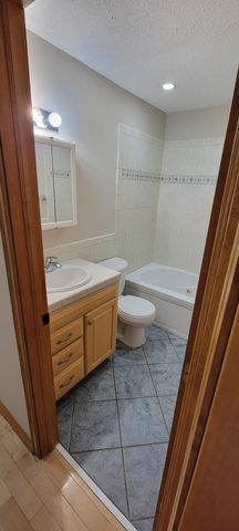 12922 Nicollet Avenue 202, Burnsville, MN 55337