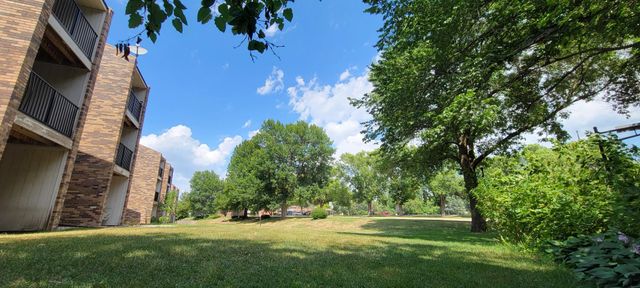 12922 Nicollet Avenue 202, Burnsville, MN 55337