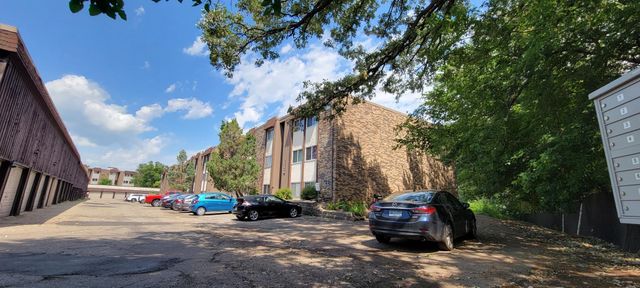 12922 Nicollet Avenue 202, Burnsville, MN 55337