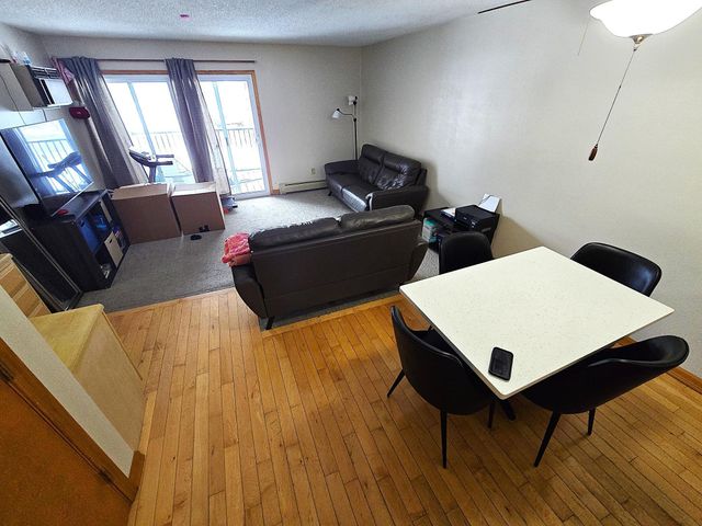 12922 Nicollet Avenue 202, Burnsville, MN 55337