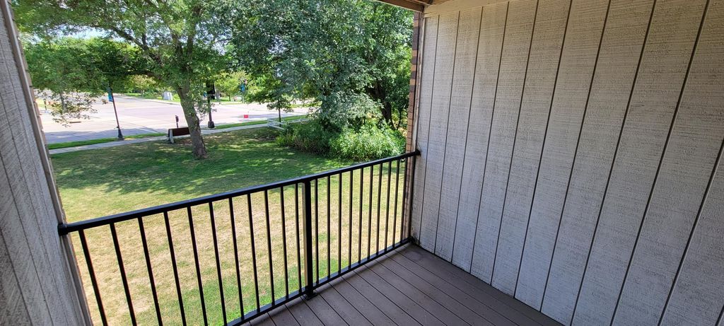 12922 Nicollet Avenue 202, Burnsville, MN 55337