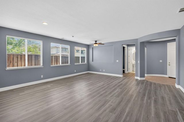 9234 Rushing Creek Way, Elk Grove, CA 95624