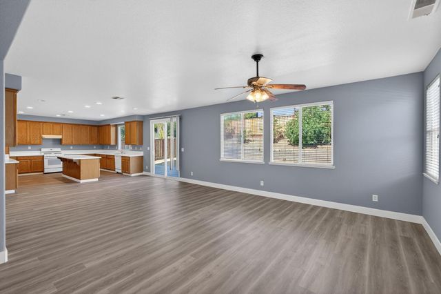 9234 Rushing Creek Way, Elk Grove, CA 95624