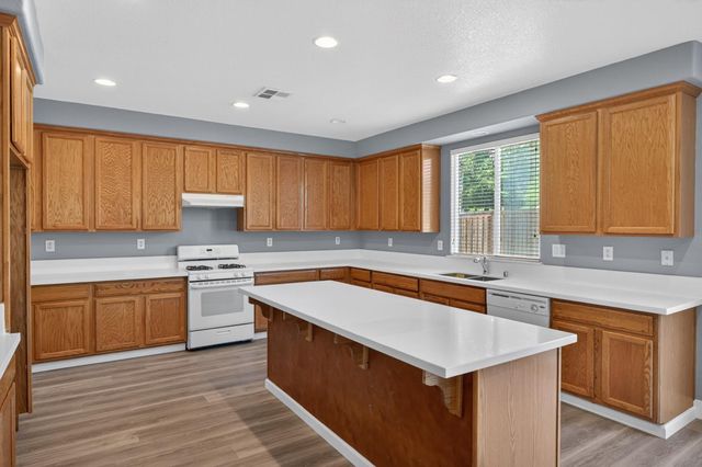 9234 Rushing Creek Way, Elk Grove, CA 95624