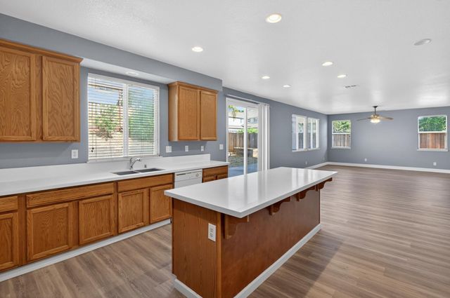 9234 Rushing Creek Way, Elk Grove, CA 95624