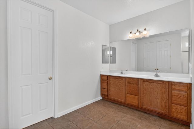9234 Rushing Creek Way, Elk Grove, CA 95624