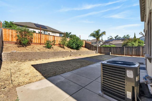 9234 Rushing Creek Way, Elk Grove, CA 95624